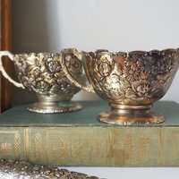Vintage creamer and sugar bowl set | Vintage silver plated creamer and sugar set | Vintage creamer and sugar bowl set