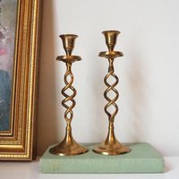 Set of two vintage candlestick holders | Brass candlestick holders | Barley twist brass candlestick holders | Twisted candlestick holders