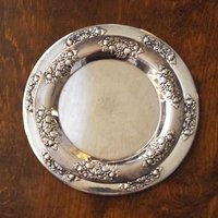 Set of two small vintage alpacca silver trays | Matching small silver trays | Vintage alpacca silver plates | Set of two vintage plates