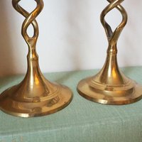 Set of two vintage candlestick holders | Brass candlestick holders | Barley twist brass candlestick holders | Twisted candlestick holders
