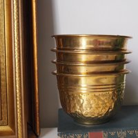 Set of four vintage planters | Small matching brass planters | Vintage brass planters | Round vintage planters | Vintage planters