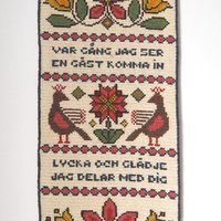 Vintage wall hanging | Scandinavian wall hanging | Swedish wall tapestry | Tvistsöm wall hanging | Wool embroidery | Welcome wall tapestry