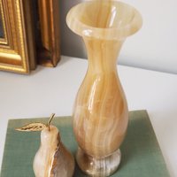 Vintage onyx marble home decor set | Onyx marble vase and pear | Vintage bud vase | Vintage single flower vase | Onyx marble home decor