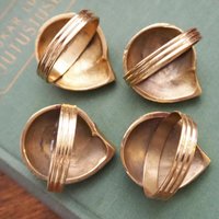 Vintage brass napkin rings | Set of four vintage napkin rings | Vintage seashell napkin rings | Set of four brass napkin rings