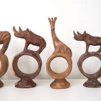Vintage napkin rings | Set of six wooden napkin rings | Hand carved napkin rings | Set of six wooden animal napkin rings