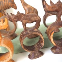 Vintage napkin rings | Set of six wooden napkin rings | Hand carved napkin rings | Set of six wooden animal napkin rings
