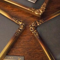 Set of three vintage brass photo frames | Brass photo frames 13x18 cm | Vintage brass picture frames | Vintage floral frames