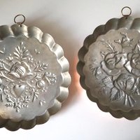 Set of two vintage copper baking molds | Vintage copper molds | Mismatched copper molds | Vintage baking molds | Vintage kitchen decor