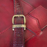 Vintage leather crossbody bag | Vintage leather bag | Burgundy leather bag | Vintage leather bag by Three Bags | Made in Finland
