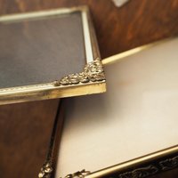 Set of two vintage photo frames | Vintage photo frames | Vintage brass picture frames | Mismatched photo frames
