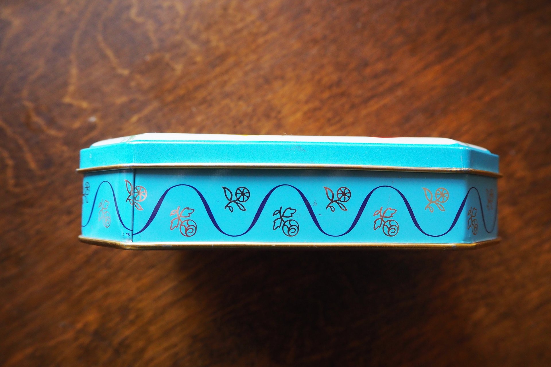 Vintage floral tin box | Floral tin box | Vintage storage box