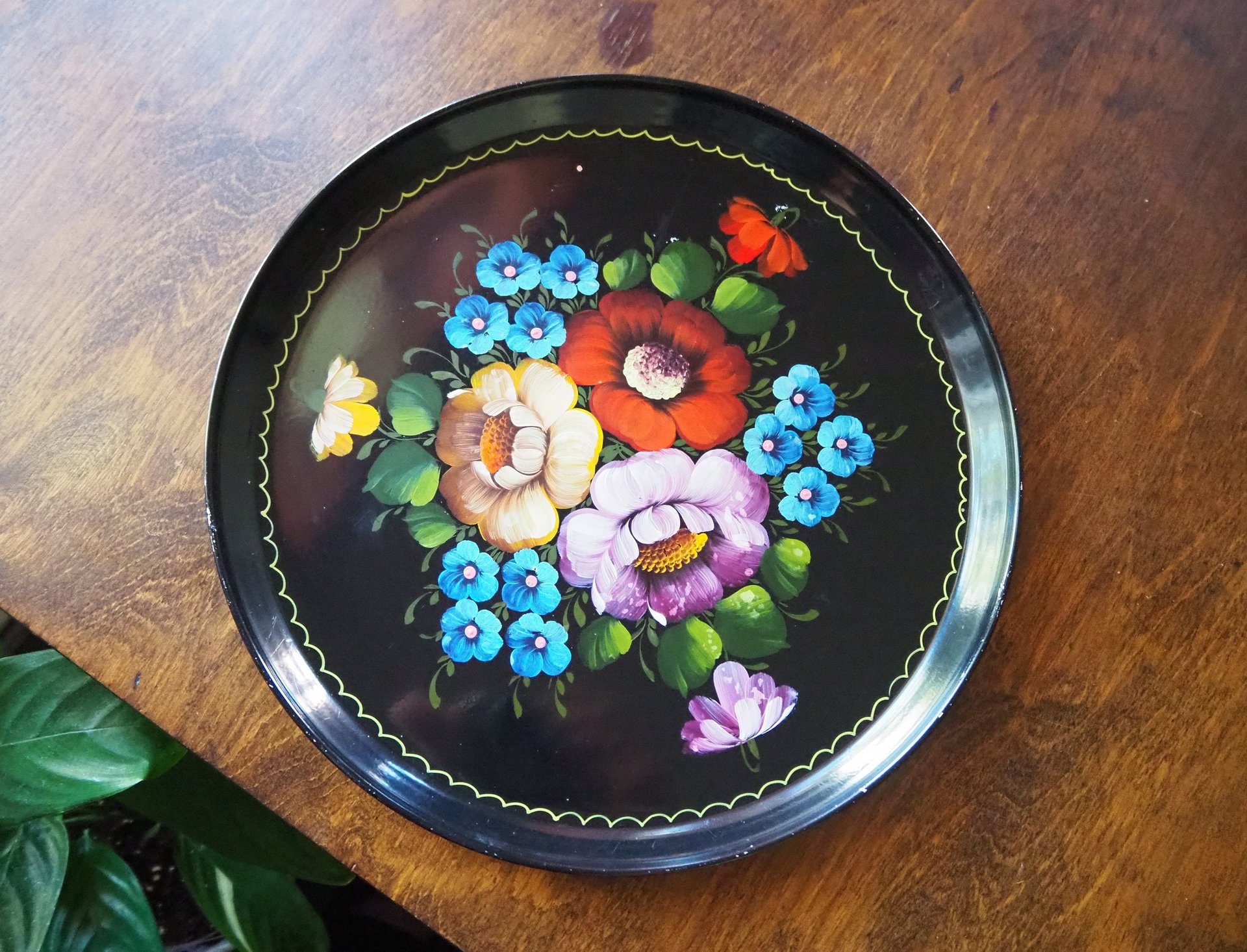 Vintage floral metal tray | Large handpainted floral tray | Vintage Russian floral tray | Vintage Zhostovo tray