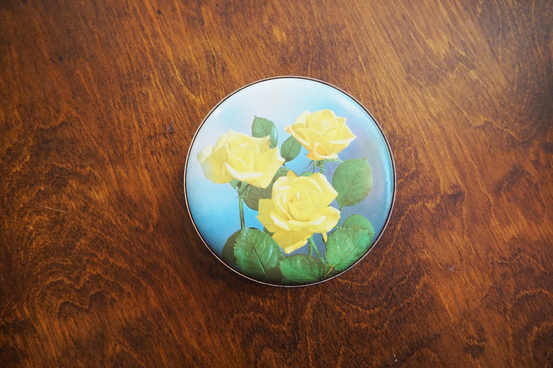 Vintage floral tin box | Floral tin box | Vintage storage box | Round floral tin box