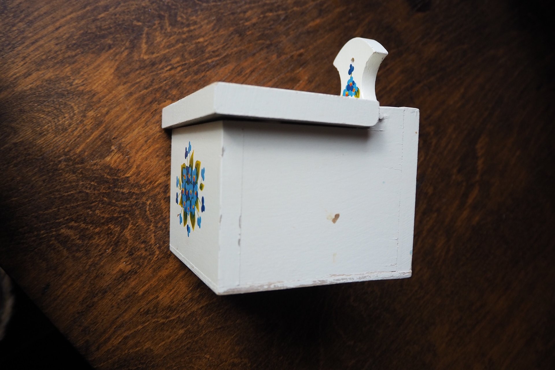 Vintage wooden salt container | Wooden salt box | Vintage salt box