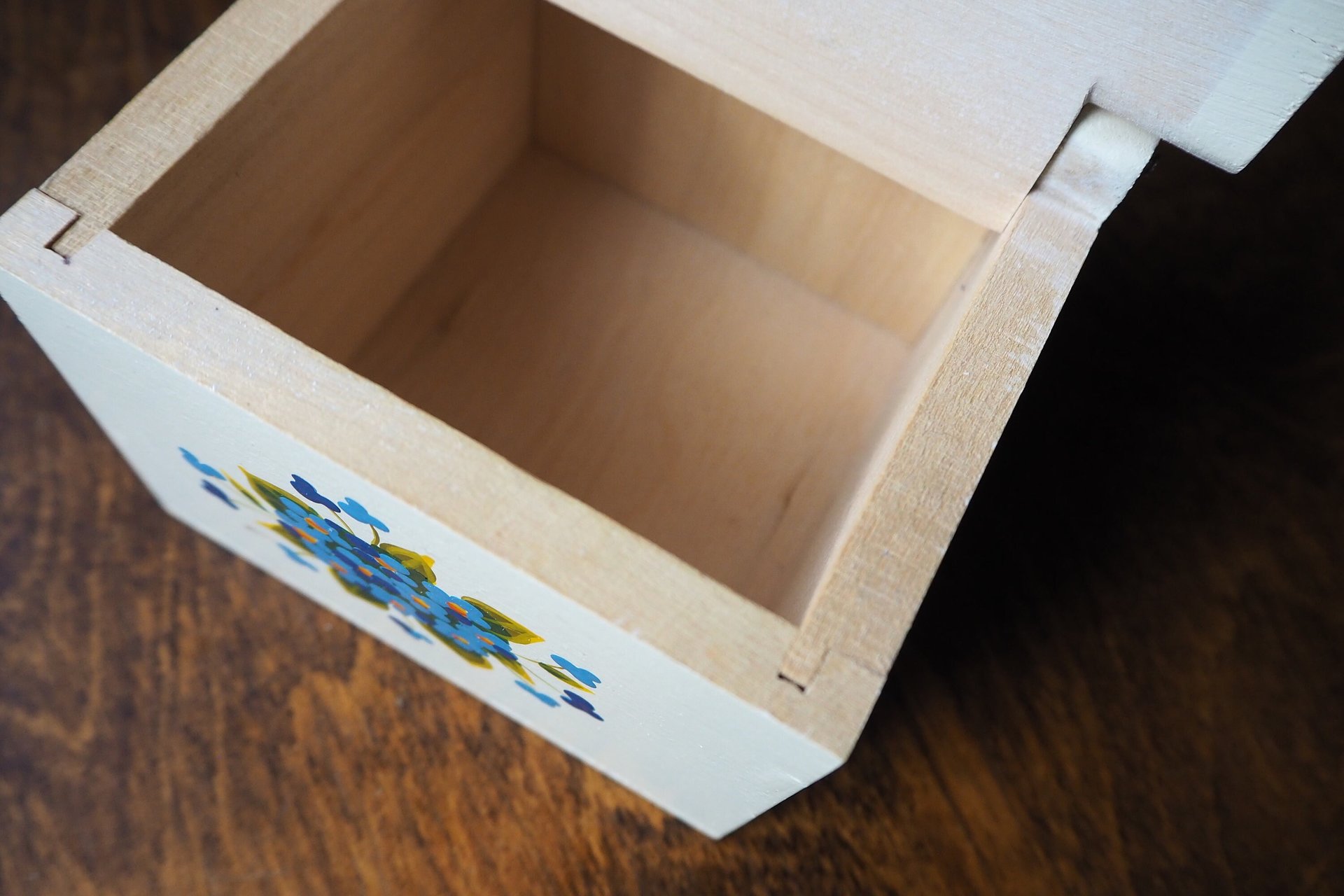 Vintage wooden salt container | Wooden salt box | Vintage salt box