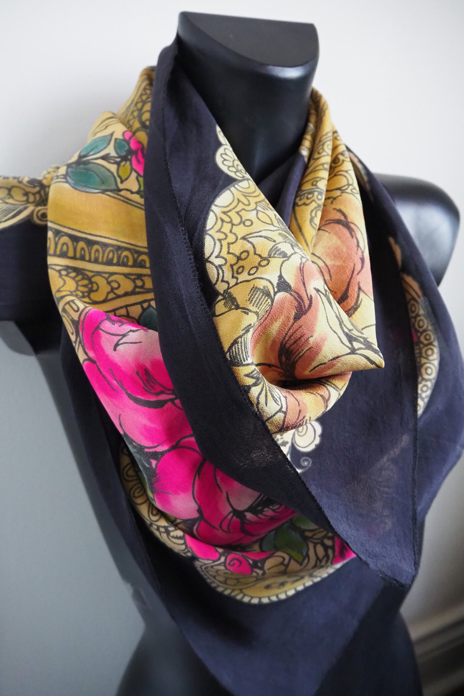 Vintage silk scarf | Silk scarf with roses | Large vintage silk scarf