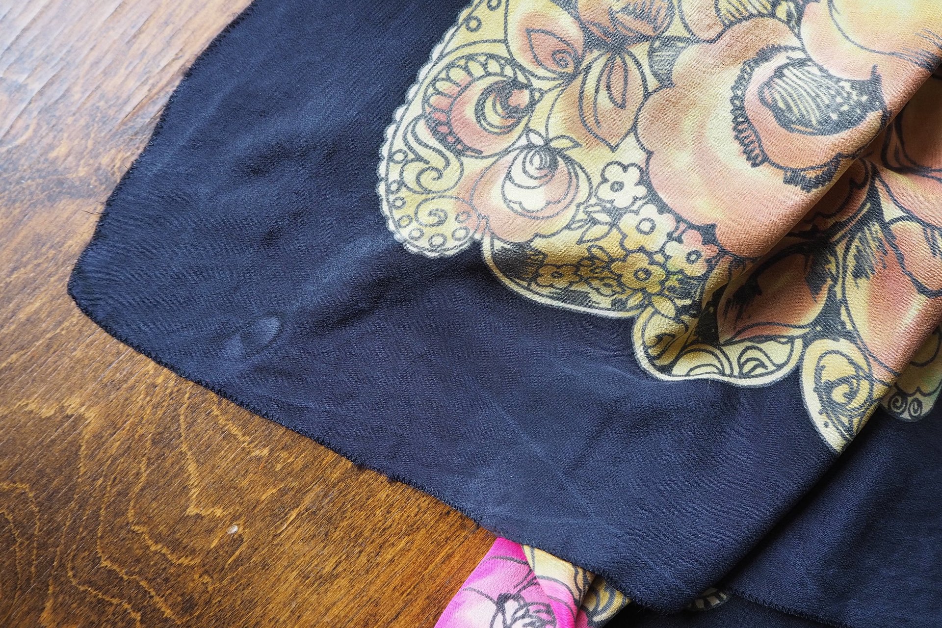 Vintage silk scarf | Silk scarf with roses | Large vintage silk scarf