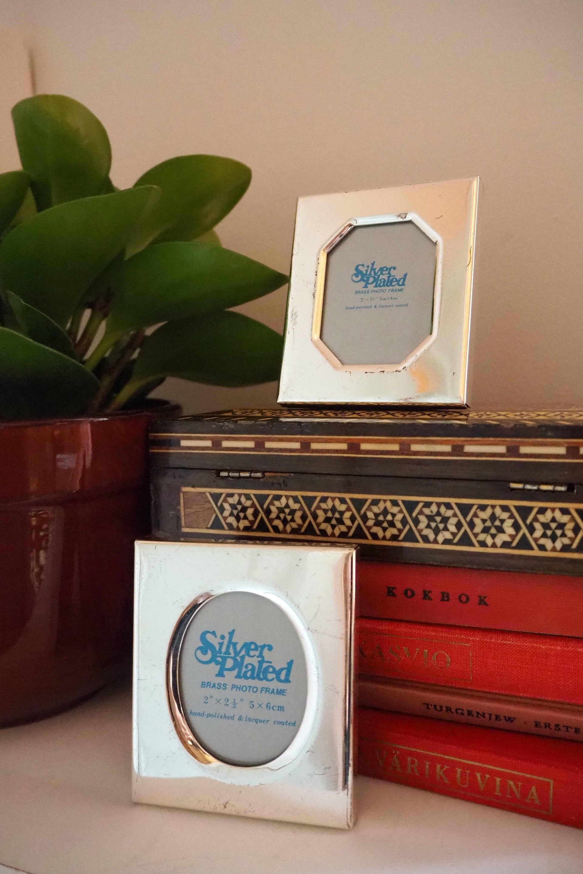 Vintage picture frames | Set of two silver plated frames | Silver plated picture frames | Tiny vintage picture frames