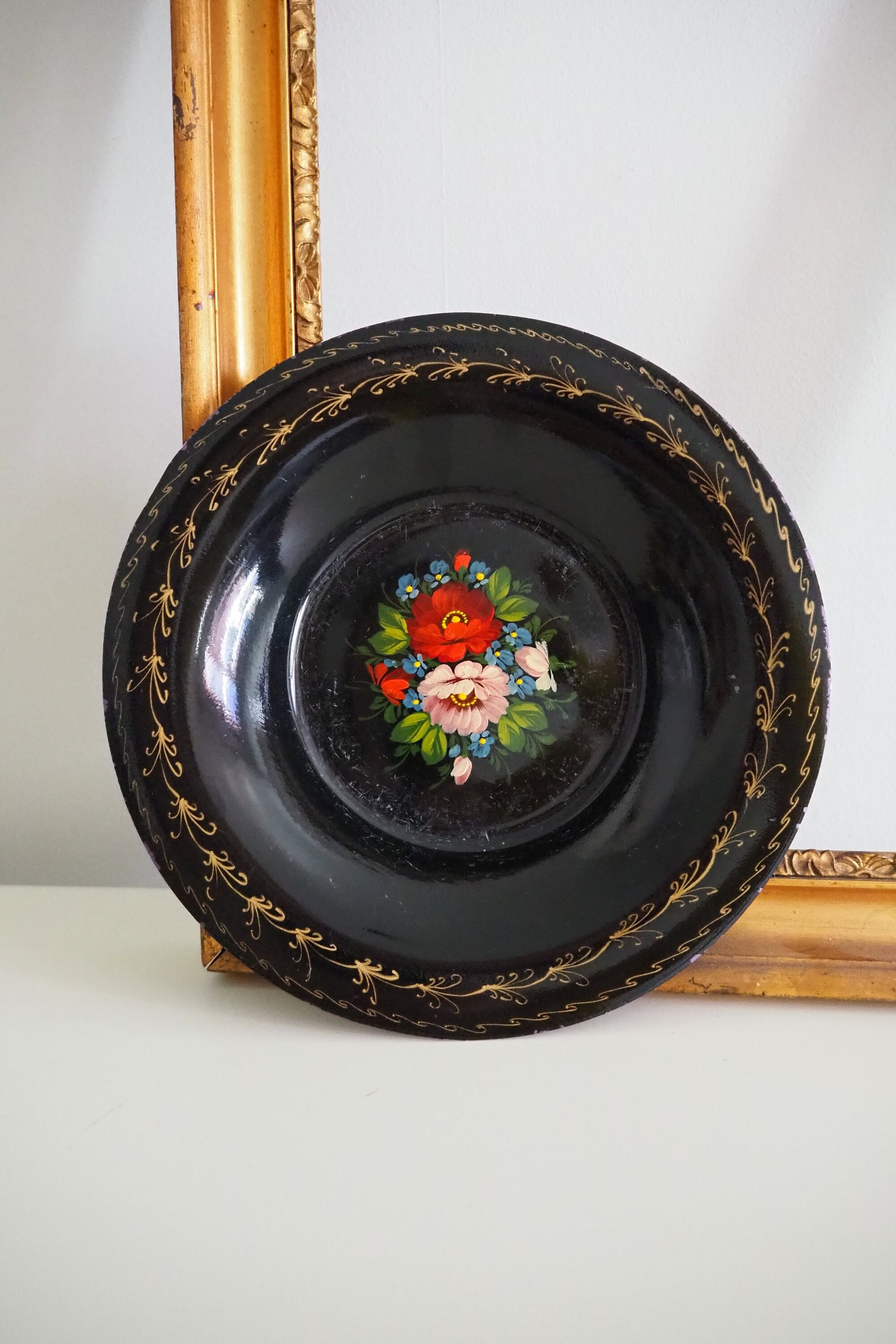 Vintage floral metal plate | Handpainted floral plate | Vintage Russian floral plate | Vintage Zhostovo wall plate