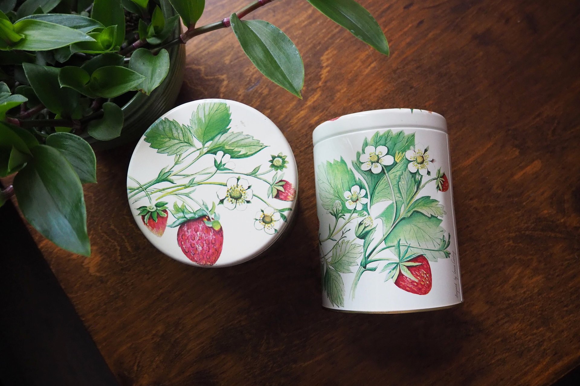 Set of two vintage tin containers | Strawberry tin boxes | Vintage storage box | Round tin containers | Vintage storage tins