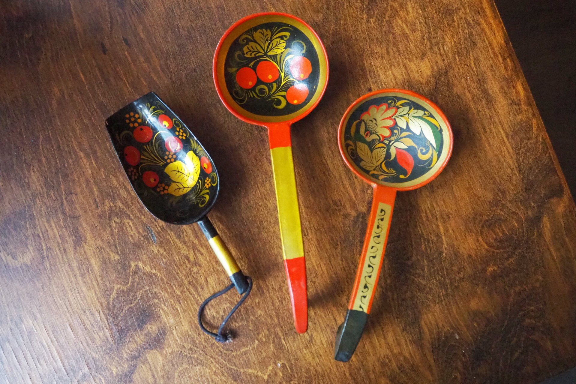 Vintage Khokhloma scoops | Vintage handpainted wooden scoops | Russian wooden ladles | Vintage Khokhloma ladles