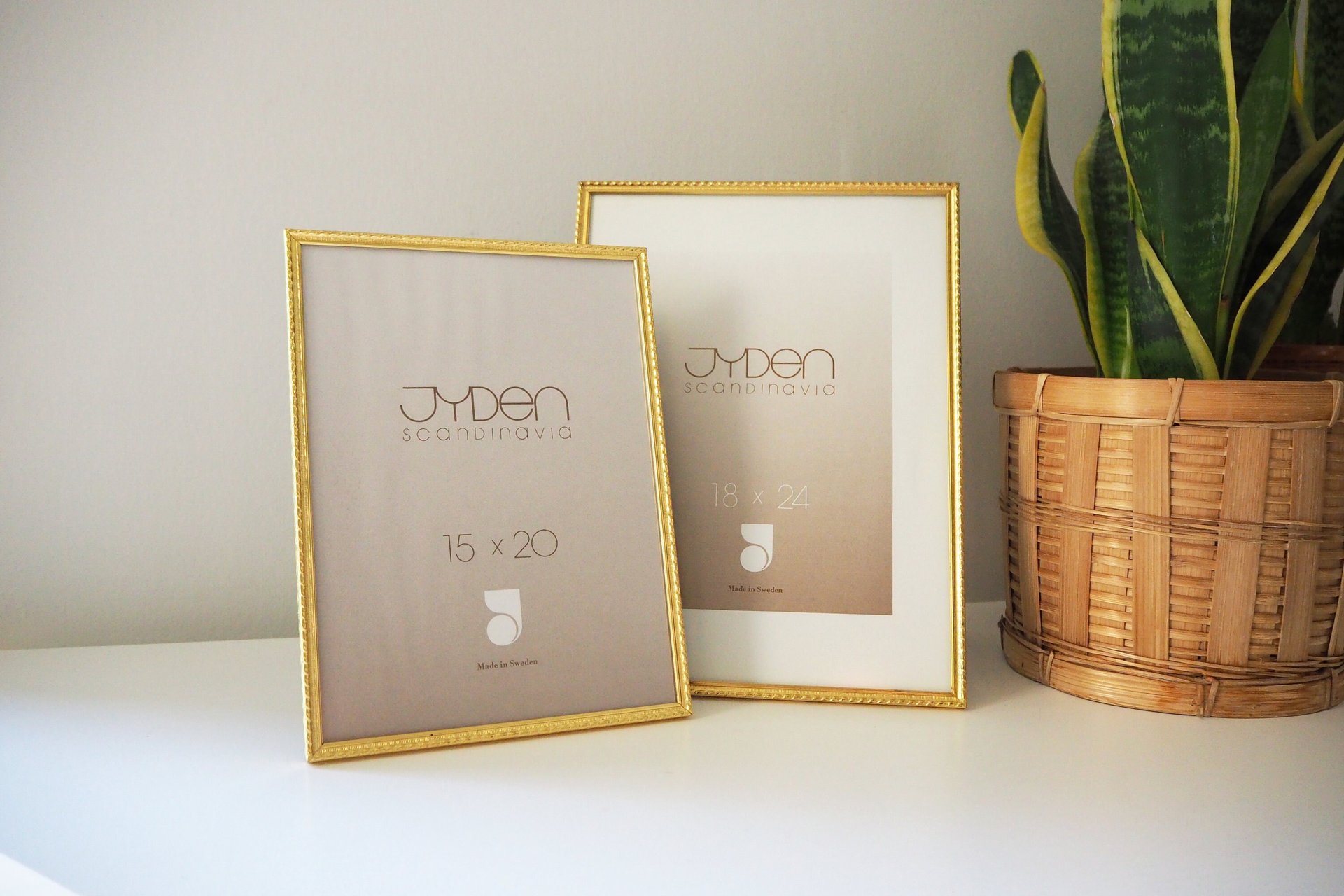 Set of two vintage photo frames | Set of two matching vintage frames | Vintage brass frame set 15x20 cm and 18x24 cm | Vintage Jyden frames