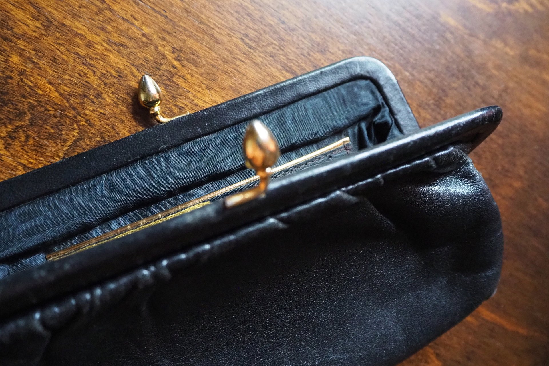 Vintage leather purse bag | Vintage leather bag | Black purse bag | Vintage leather clutch | Made in Finland | EJ Laukku