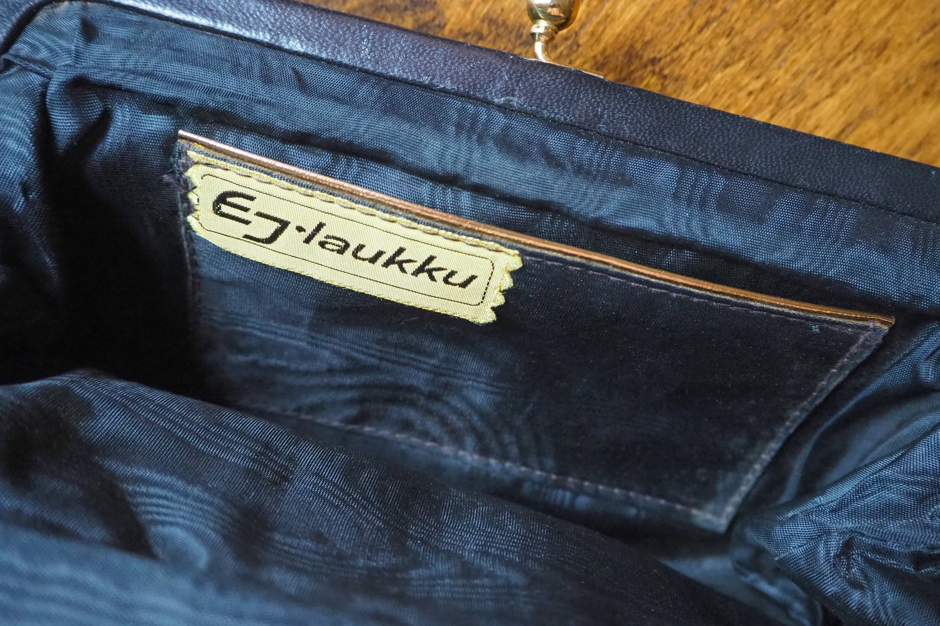 Vintage leather purse bag | Vintage leather bag | Black purse bag | Vintage leather clutch | Made in Finland | EJ Laukku