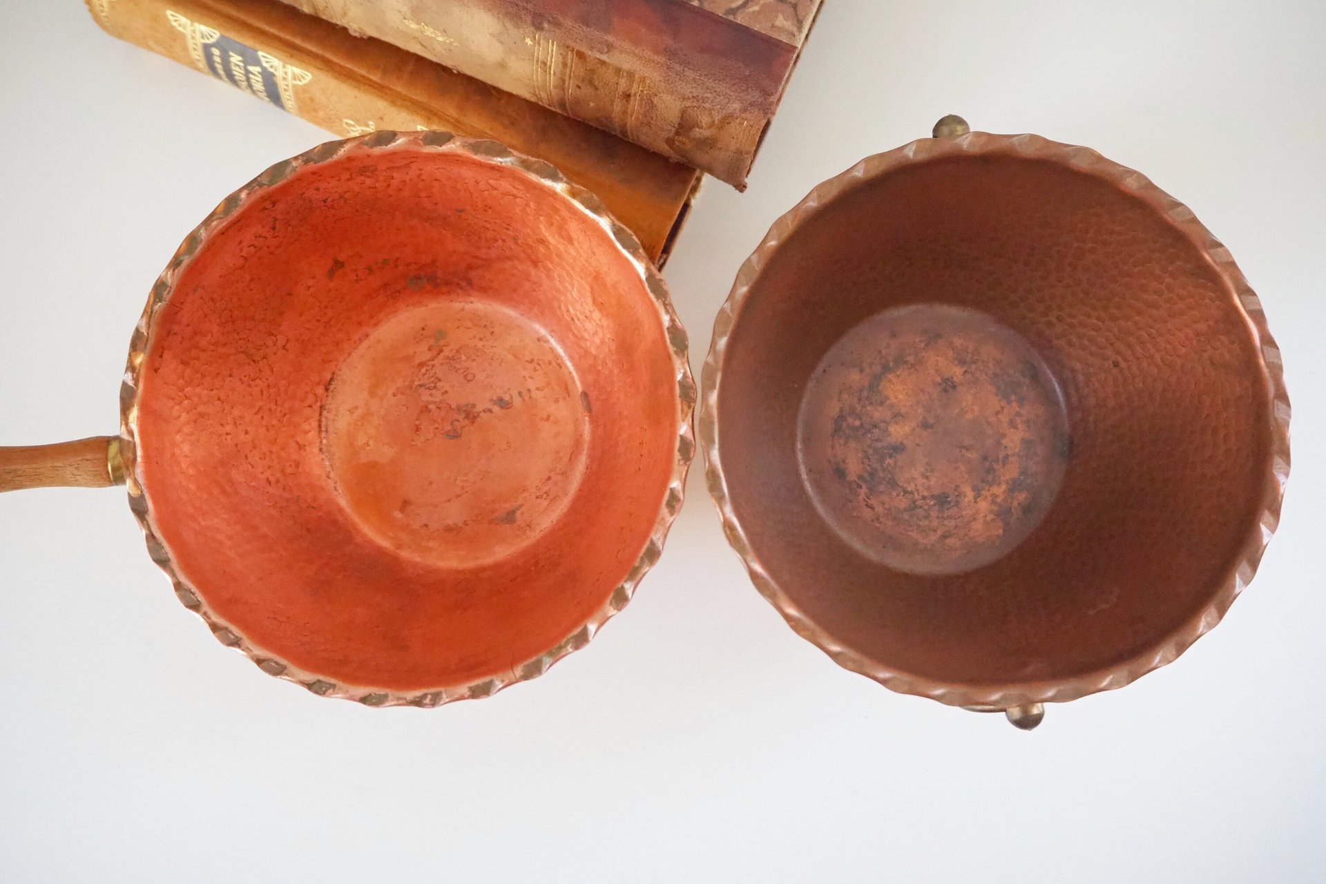 Set of two vintage copper planters | Vintage planters | Footed copper planters | Copper planter with handle | Hammered copper planters