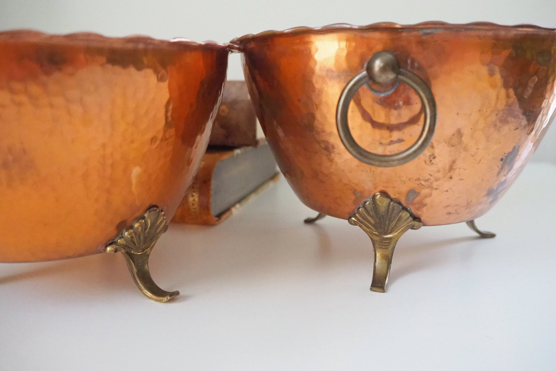 Set of two vintage copper planters | Vintage planters | Footed copper planters | Copper planter with handle | Hammered copper planters