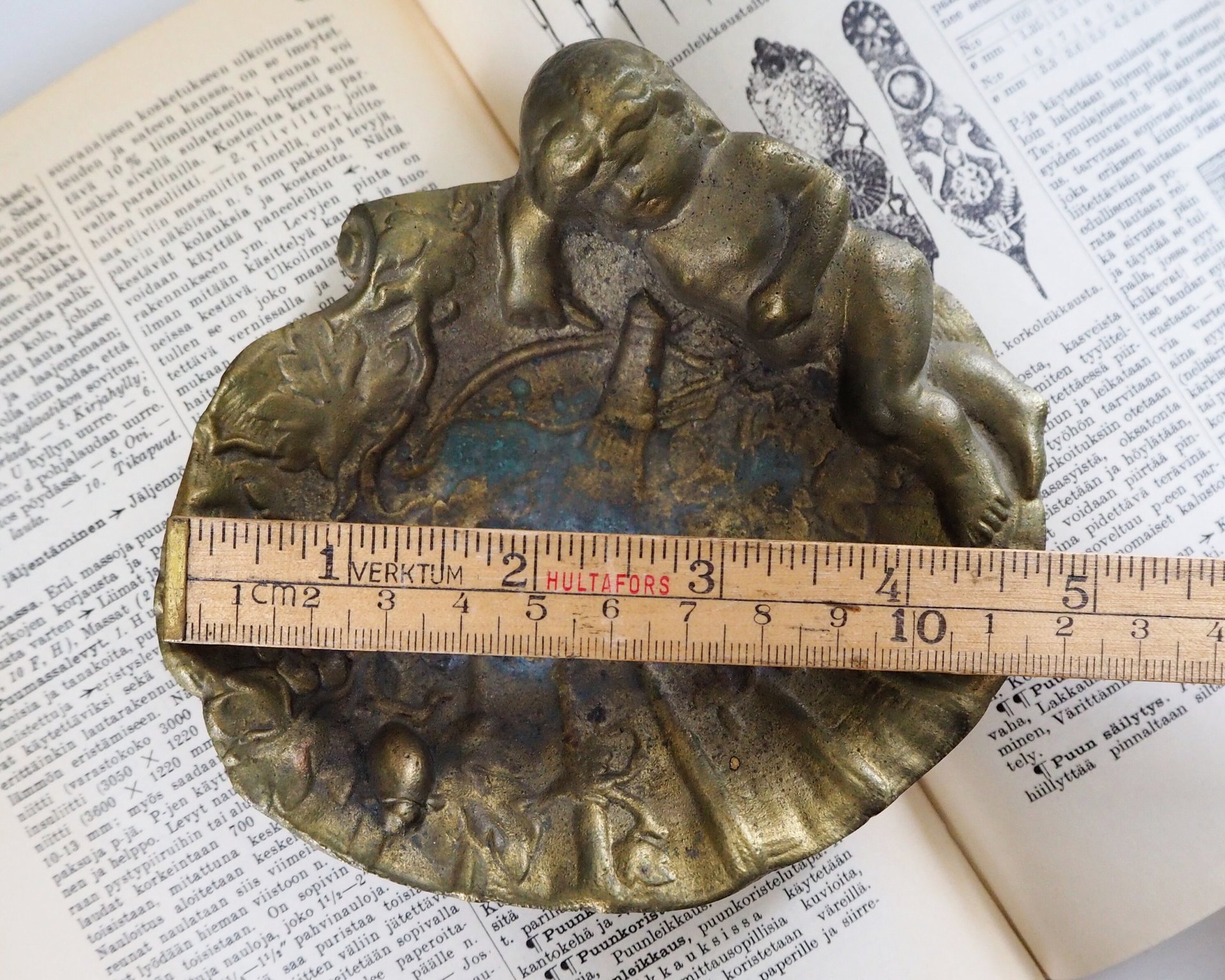 Vintage trinket dish | Vintage brass trinket dish | Vintage soap dish | Vintage angel dish | Vintage jewelry dish