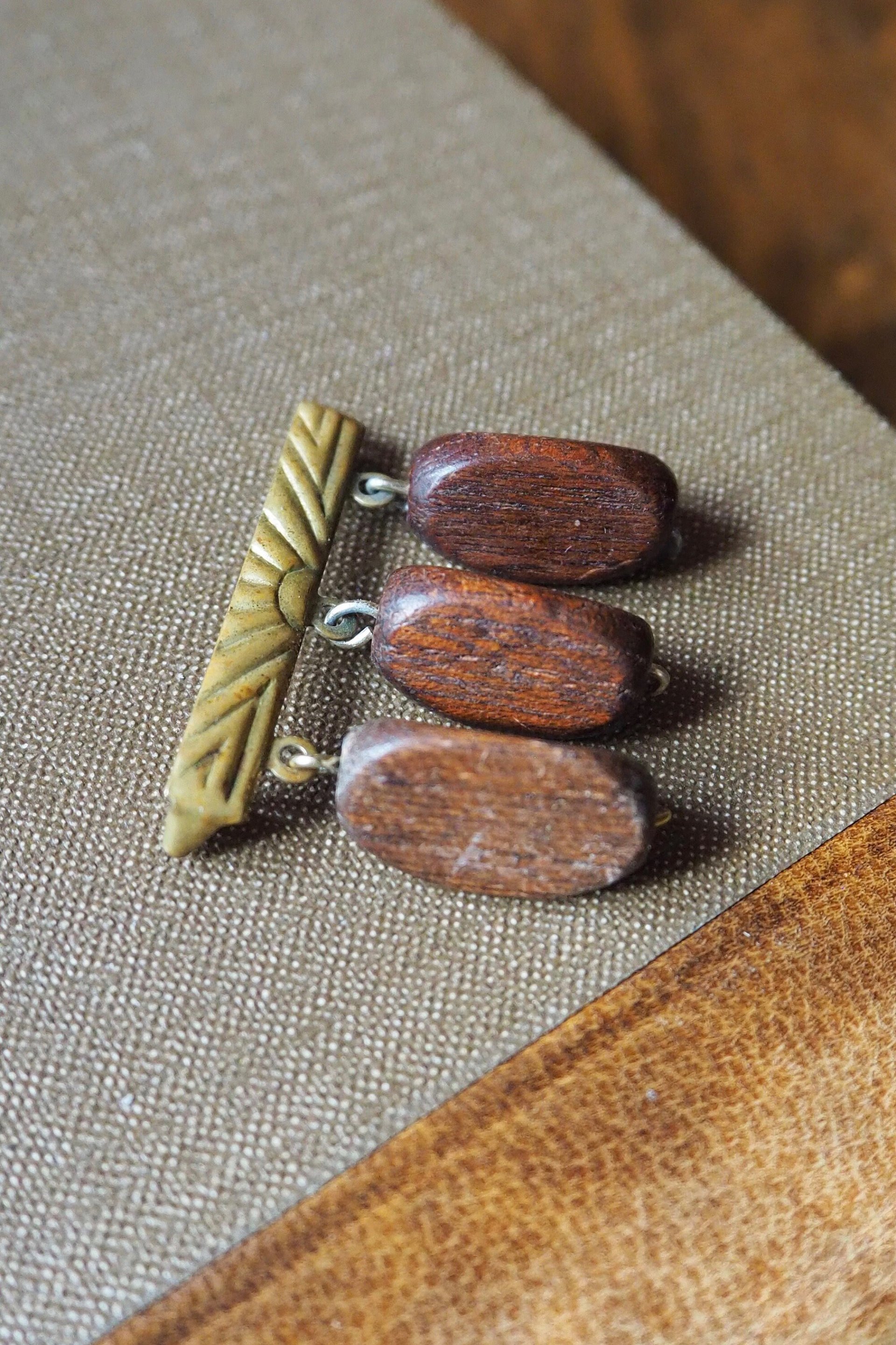 Vintage brooch |  Vintage brass and wood brooch | Wooden brooch | Vintage brass brooch
