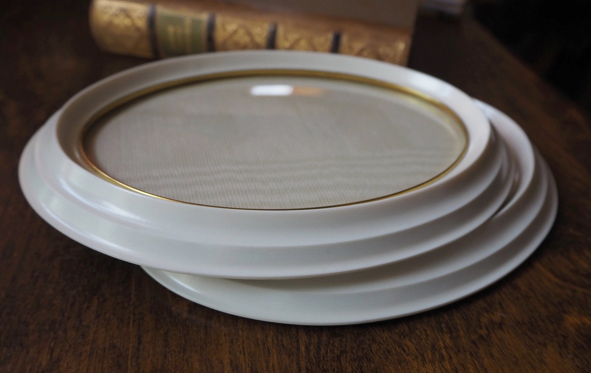 Set of two vintage picture frames | Oval photo frames | Vintage Jyden photo frames | Vintage photo frames