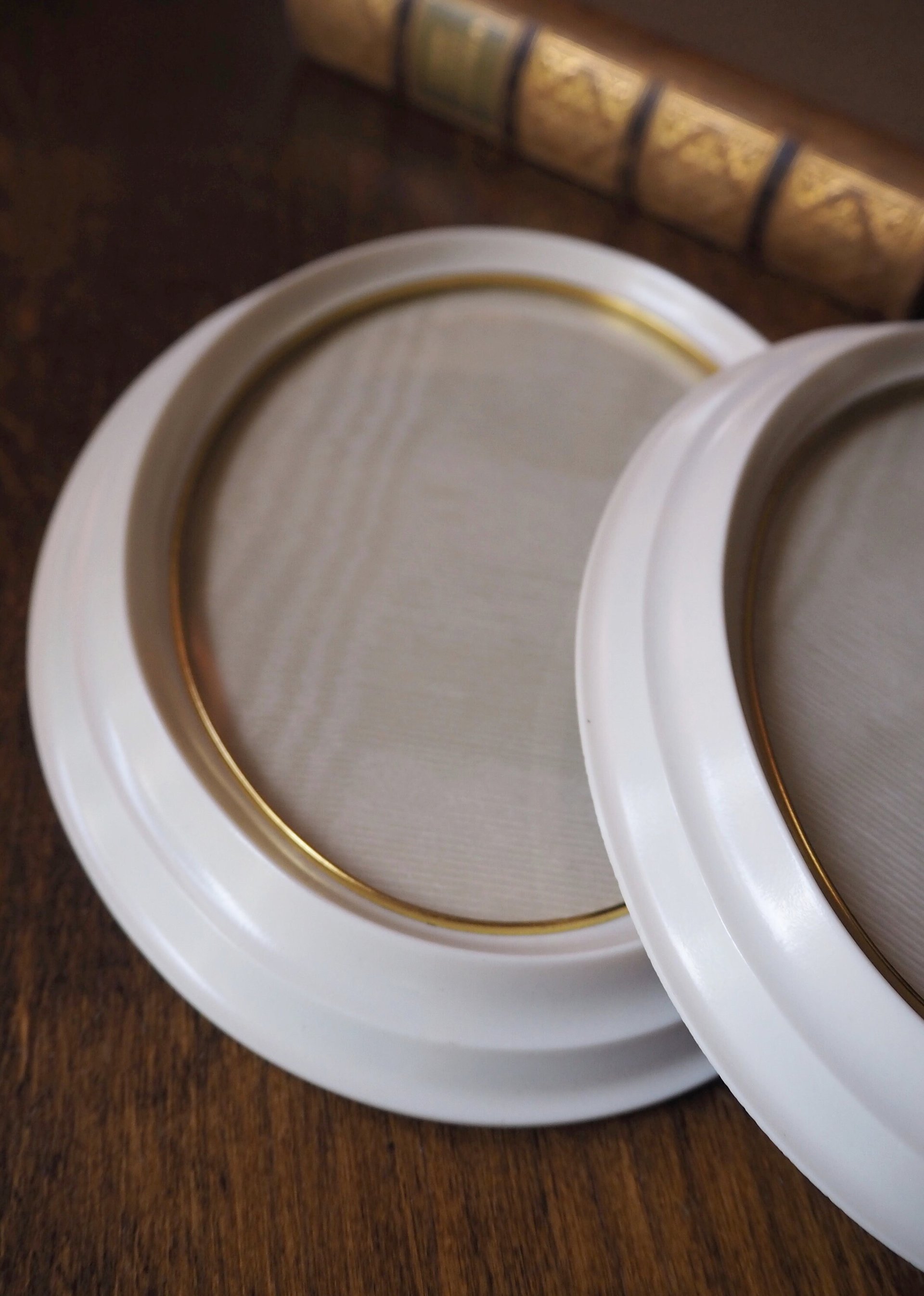 Set of two vintage picture frames | Oval photo frames | Vintage Jyden photo frames | Vintage photo frames