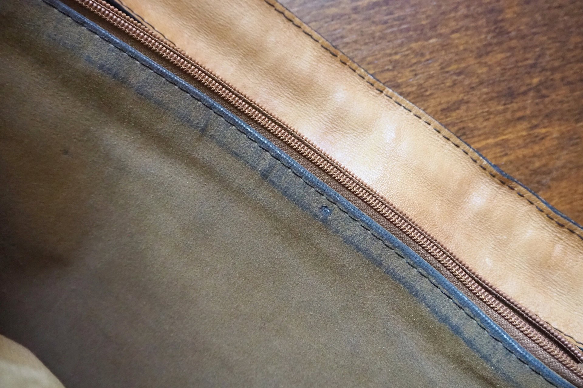 Vintage leather crossbody bag | Vintage leather bag | Light brown leather bag | Vintage handbag