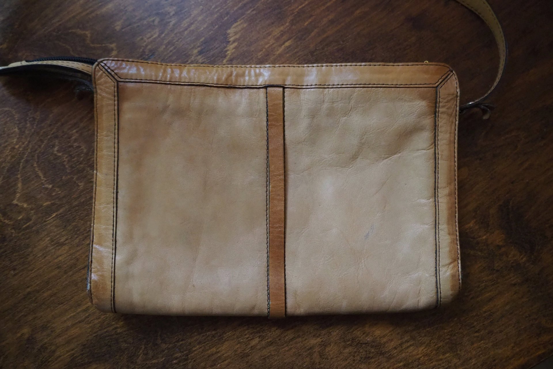 Vintage leather crossbody bag | Vintage leather bag | Light brown leather bag | Vintage handbag