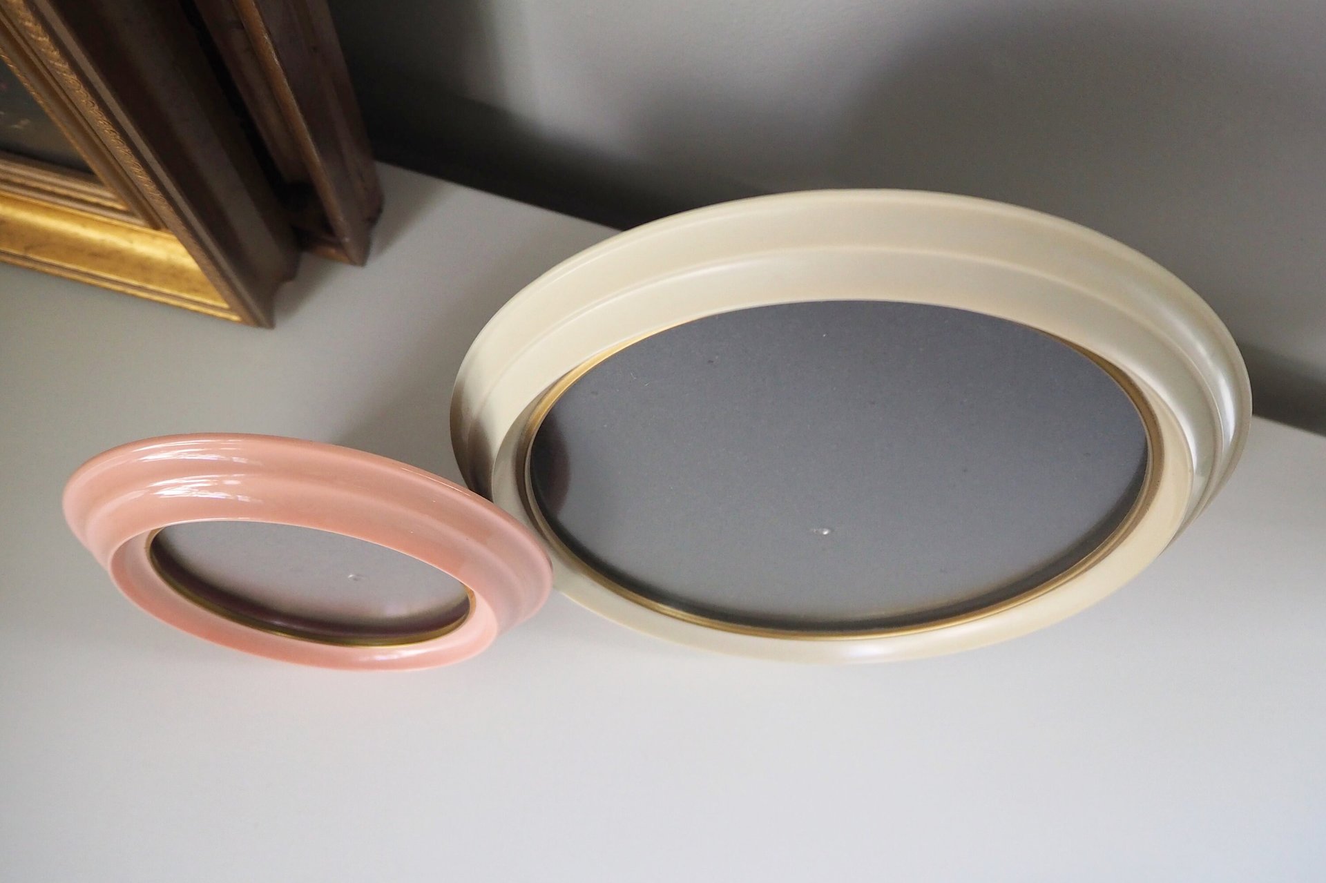 Set of two vintage picture frames | Oval photo frames | Vintage Jyden photo frames | Vintage photo frames