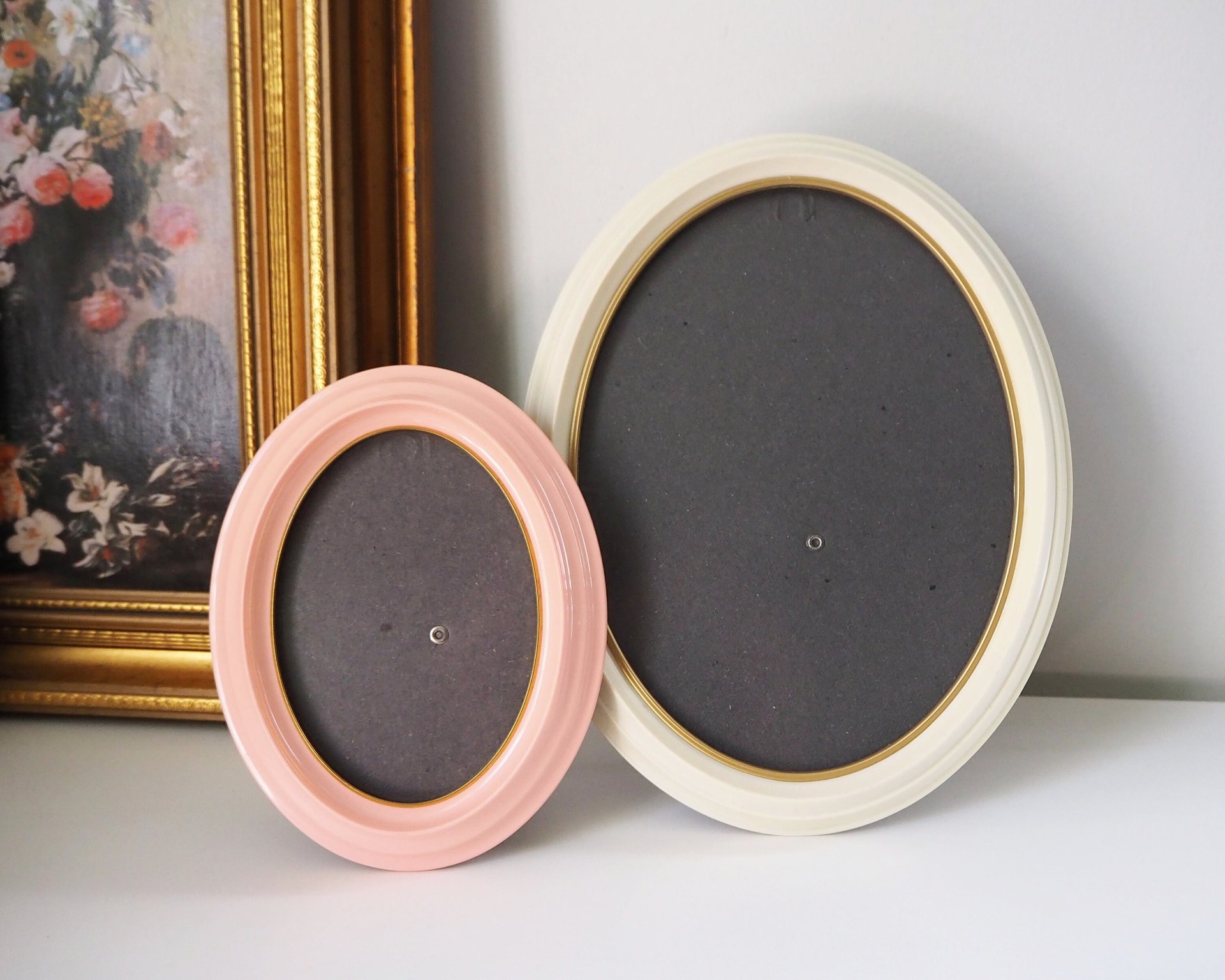 Set of two vintage picture frames | Oval photo frames | Vintage Jyden photo frames | Vintage photo frames