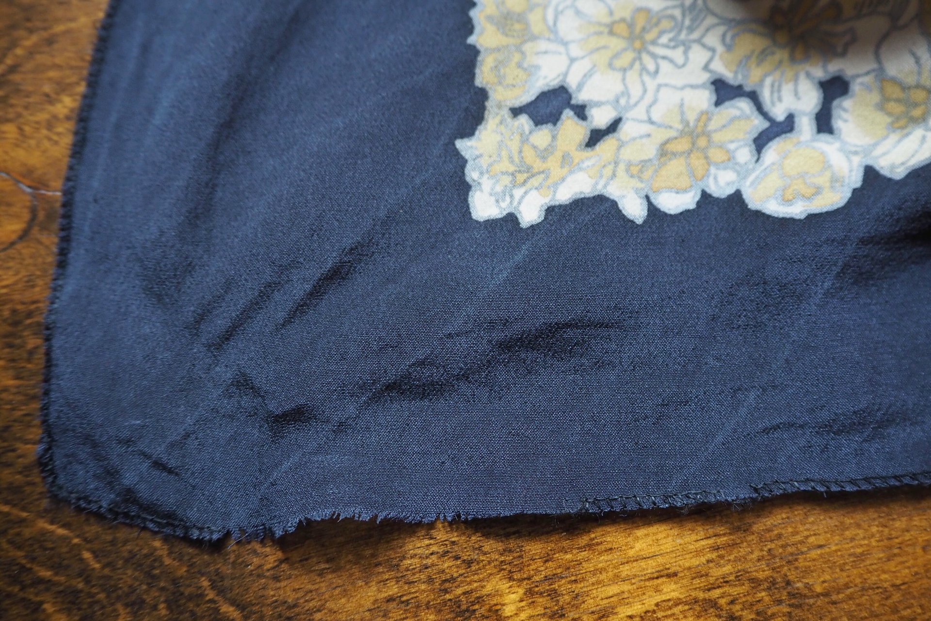 Vintage silk scarf | Floral silk scarf | Large vintage silk scarf | Square silk scarf