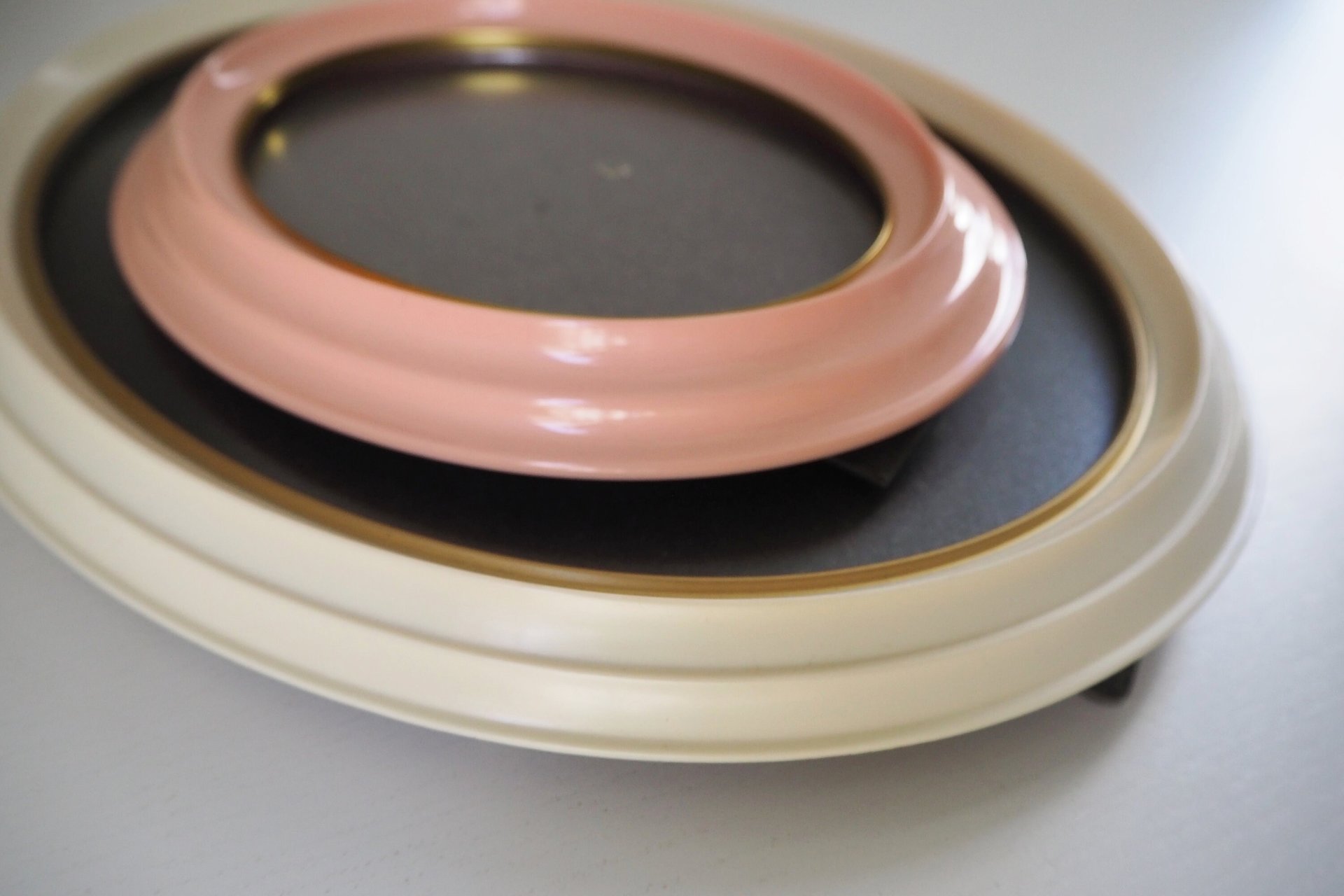 Set of two vintage picture frames | Oval photo frames | Vintage Jyden photo frames | Vintage photo frames