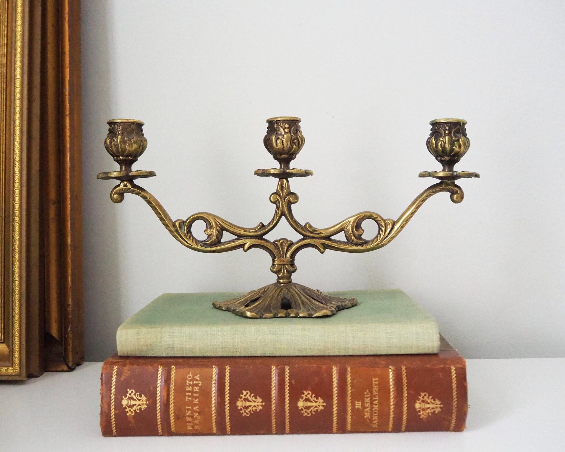 Vintage brass candelabra | Brass candelabra | Three arm brass candlestick holder | Three arm candelabra