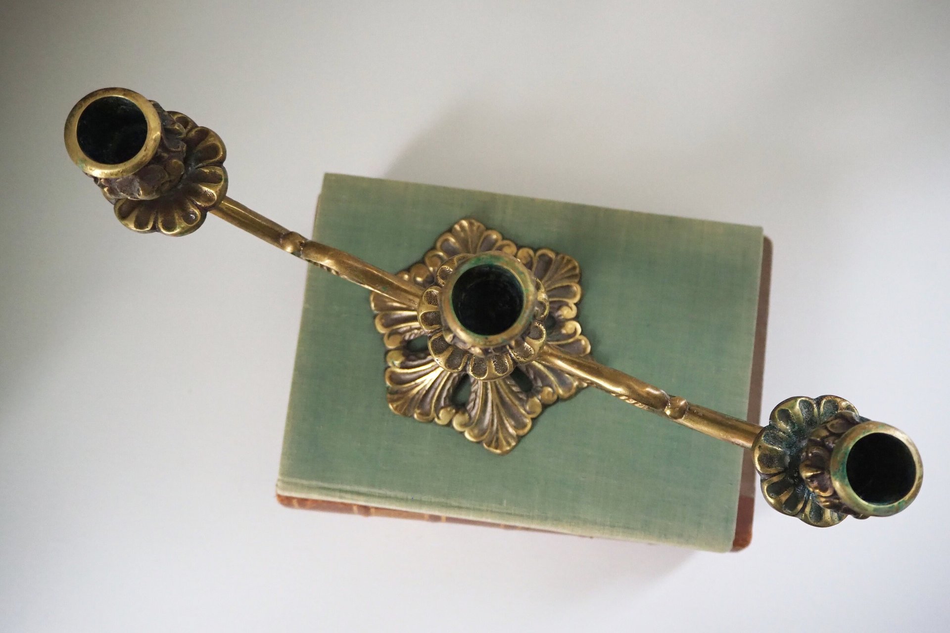 Vintage brass candelabra | Brass candelabra | Three arm brass candlestick holder | Three arm candelabra