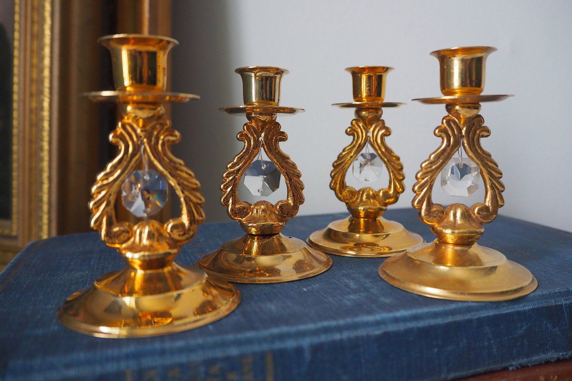 Set of four vintage candlestick holders | Gold plated crystal candlestick holders | Small gold plated candlestick holders | Turun Kristalli