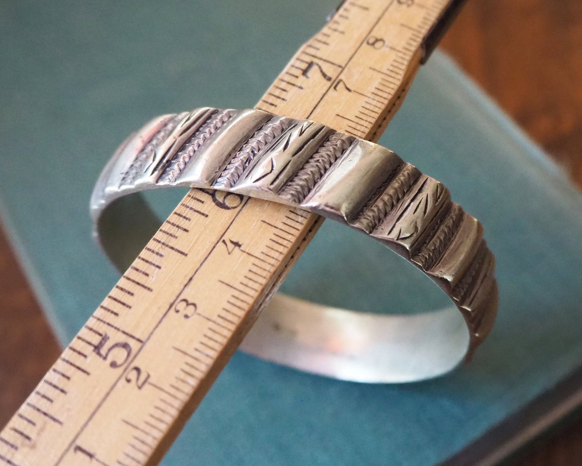 Vintage bangle bracelet | Silver tone bracelet | Vintage bangle | Silver tone bangle | Vintage boho bangle | Bangle bracelet