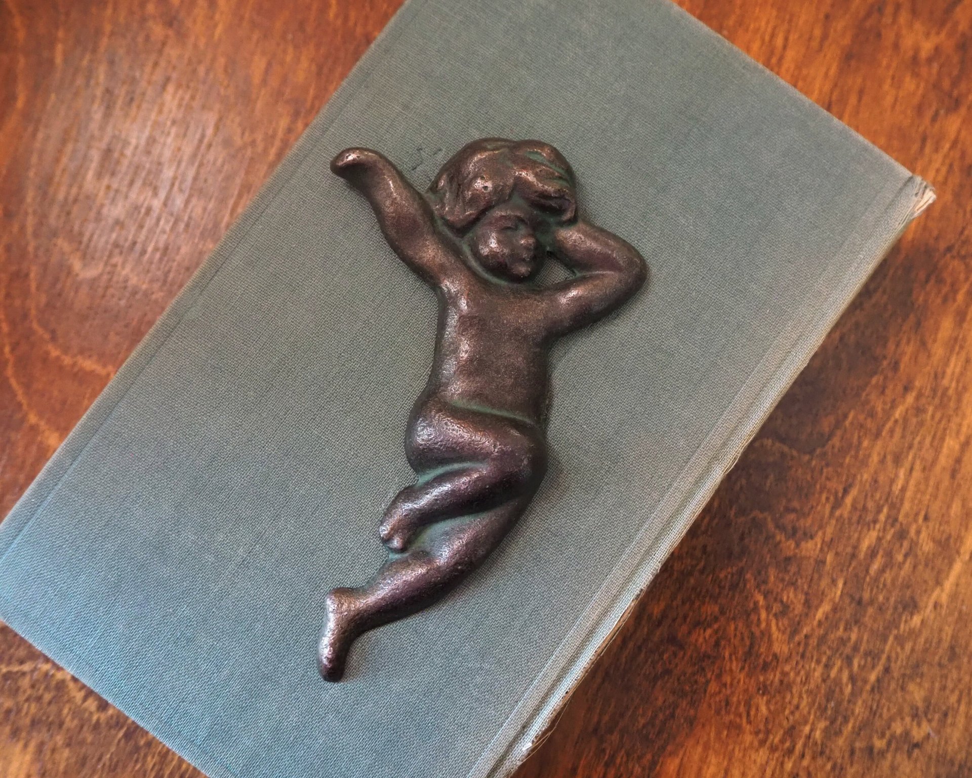 Vintage cast iron angel | Wattholma angel | Small cherub wall ornament | Vintage angel wall hanging | Made in Sweden