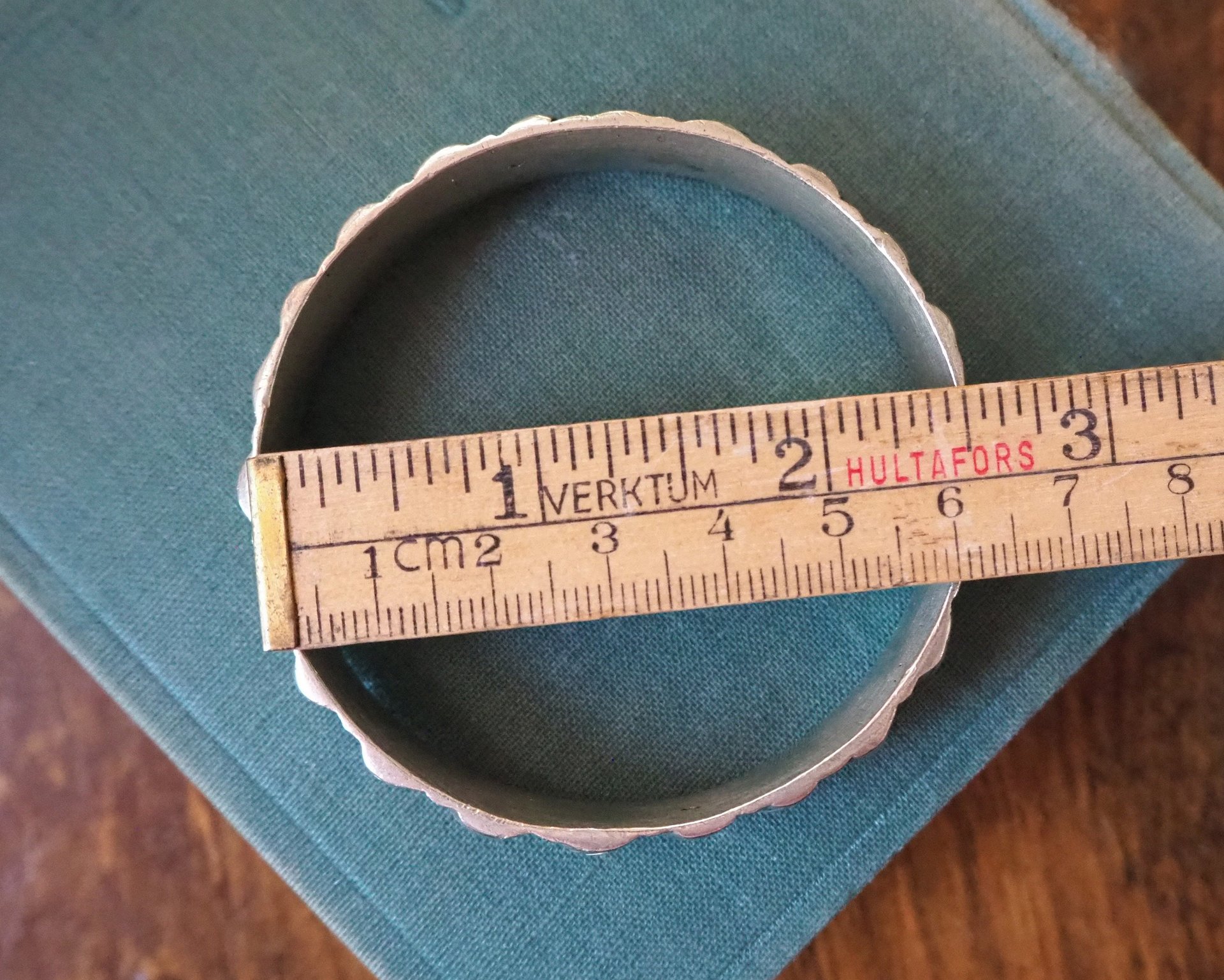 Vintage bangle bracelet | Silver tone bracelet | Vintage bangle | Silver tone bangle | Vintage boho bangle | Bangle bracelet