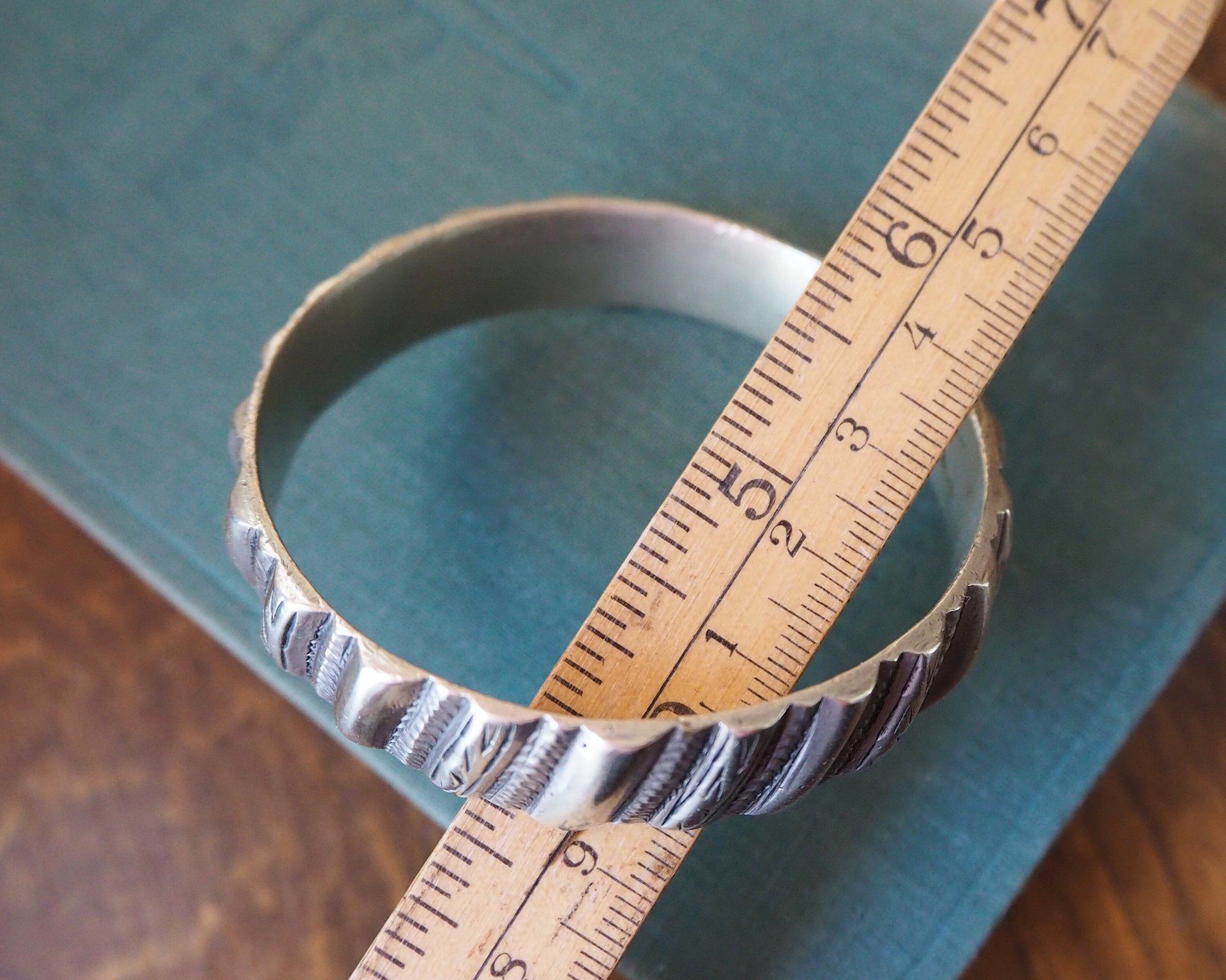 Vintage bangle bracelet | Silver tone bracelet | Vintage bangle | Silver tone bangle | Vintage boho bangle | Bangle bracelet