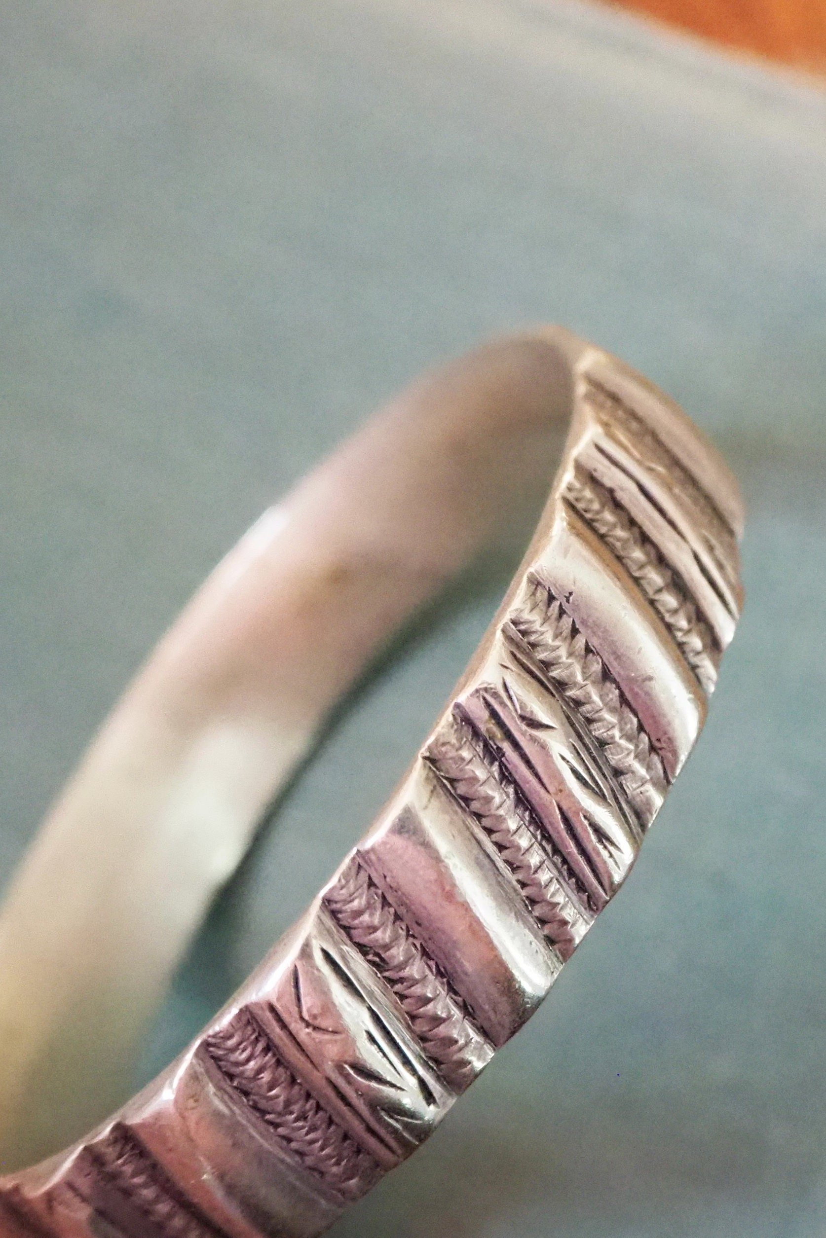 Vintage bangle bracelet | Silver tone bracelet | Vintage bangle | Silver tone bangle | Vintage boho bangle | Bangle bracelet