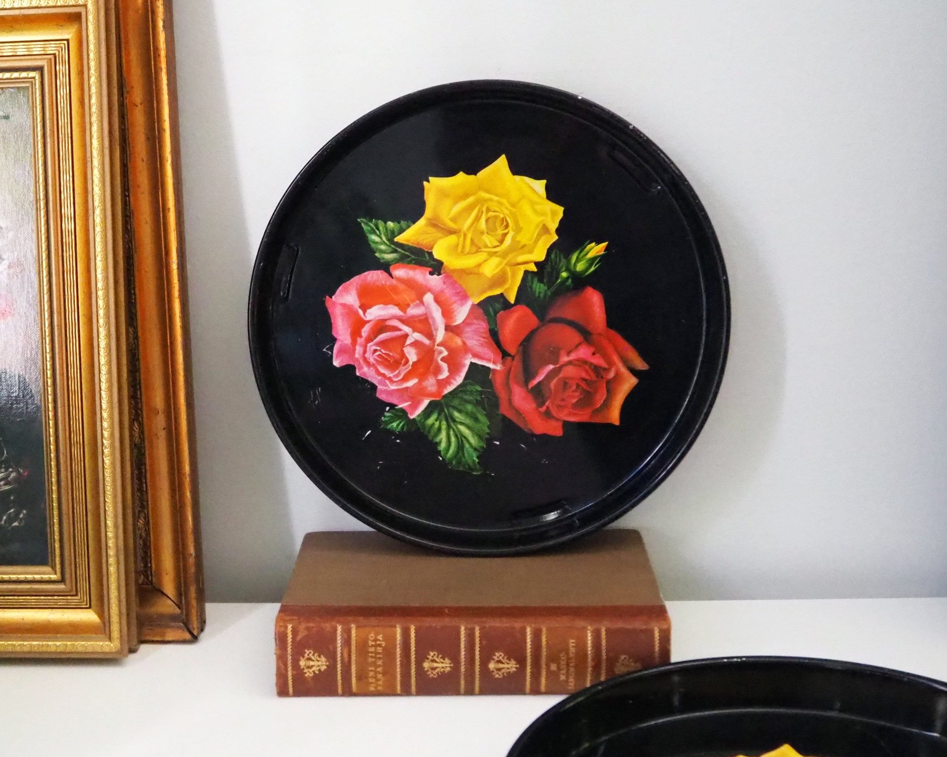 Set of two vintage trays | Vintage rose trays | Vintage floral metal serving tray | Retro trays