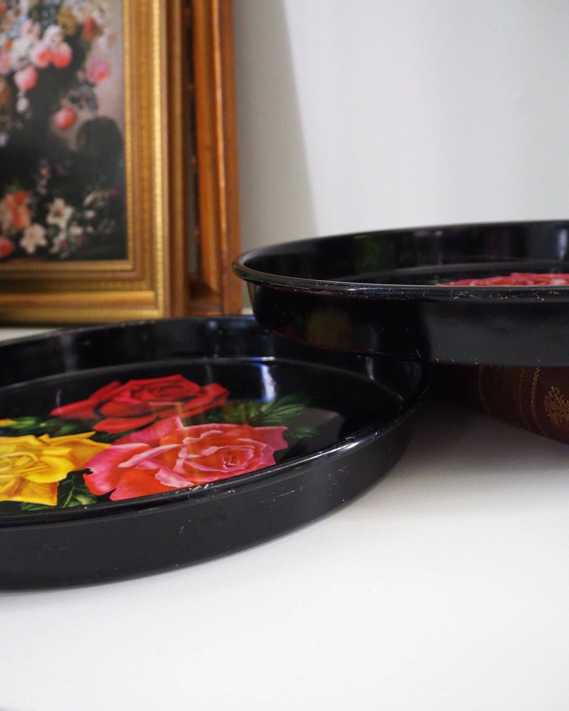 Set of two vintage trays | Vintage rose trays | Vintage floral metal serving tray | Retro trays